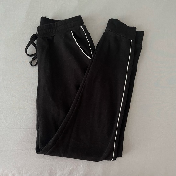 Forever 21 Black Sweatpants - Picture 1 of 4